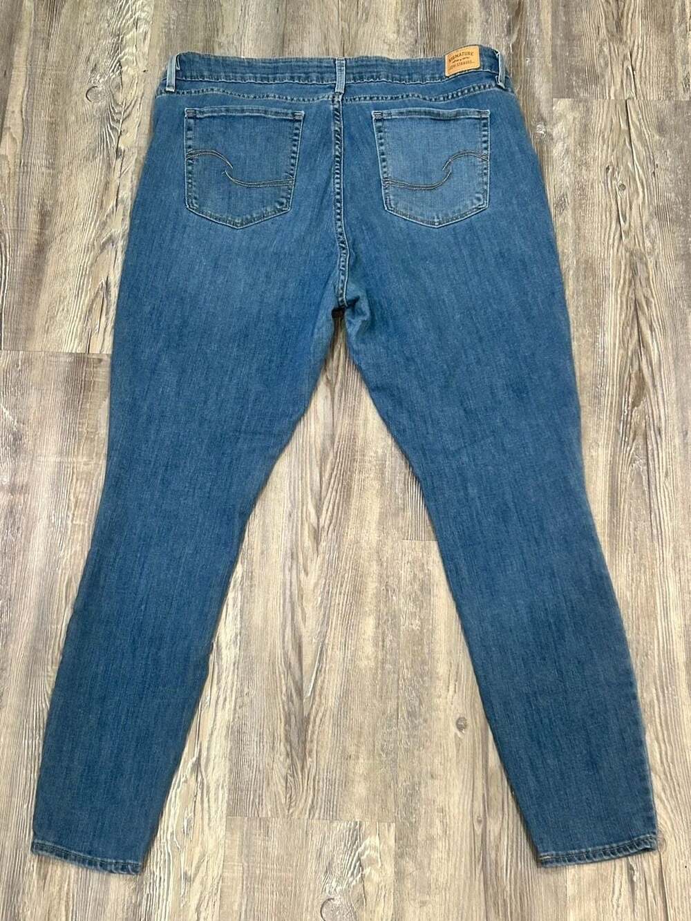 Signature by Levi Strauss & Co. Women's Mid Rise Skinny Jeans Size 18M - Picture 7 of 8